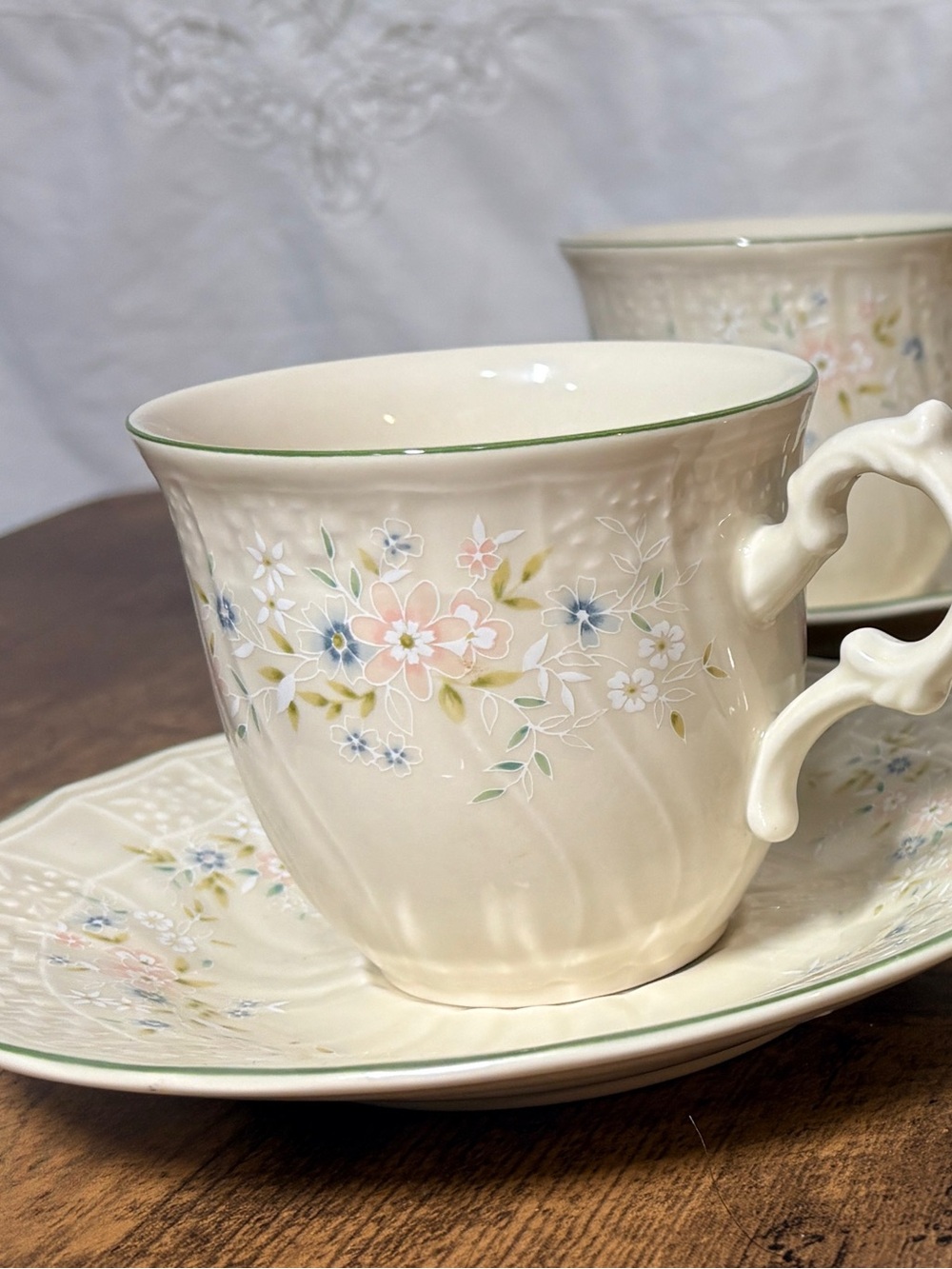 Mikasa Cream Lucille Floral Porcelain Teacup and Saucer Set of 4